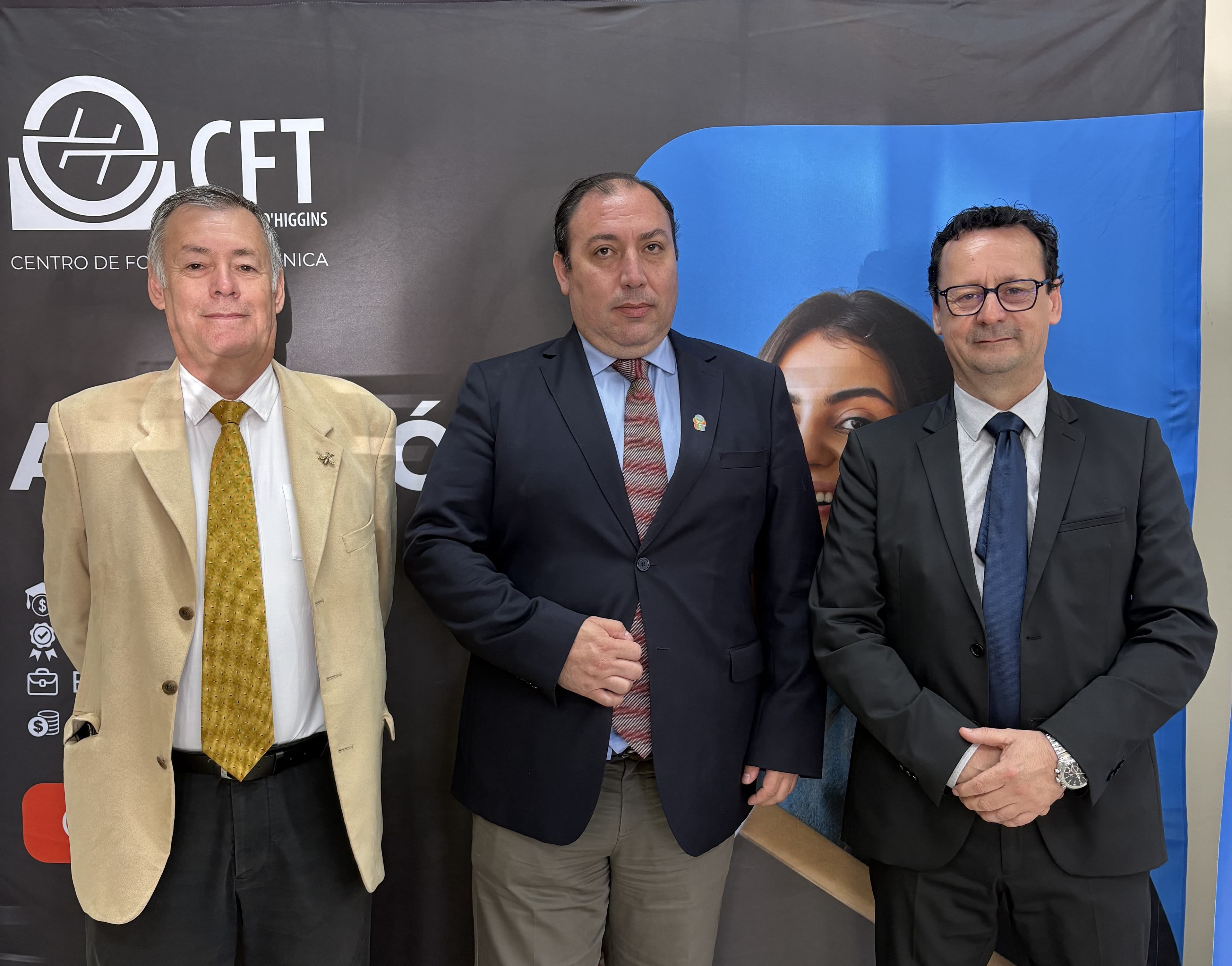 Natural Bee firma convenio con el CFT Estatal de O’Higgins para impulsar la apicultura regional a través de la formación técnico profesional y la educación contínua